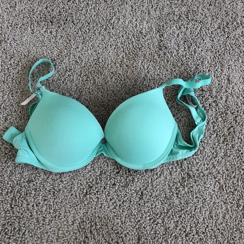 Like new aqua bra from Victoria’s Secret